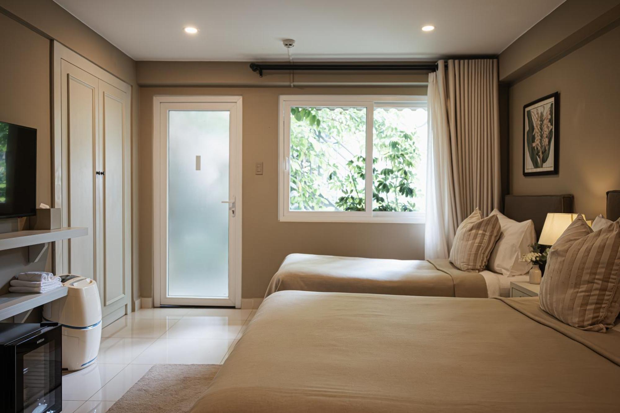 Bach Place 4*